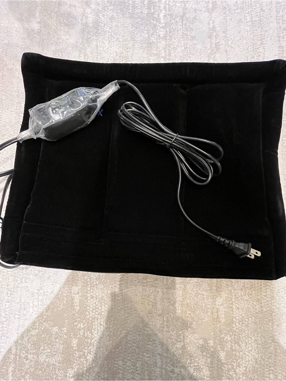 Electric Heated, can be used for your back shoulder or leg Pad with Cord